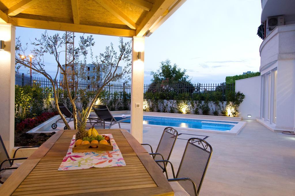 Luxury Split